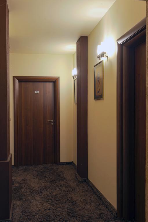 Hotel Luxor เมลนิค ภายนอก รูปภาพ